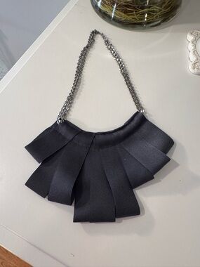 Vintage Blue-Gray Statement Ribbon Necklace – Berlin Boutique Chic Bib